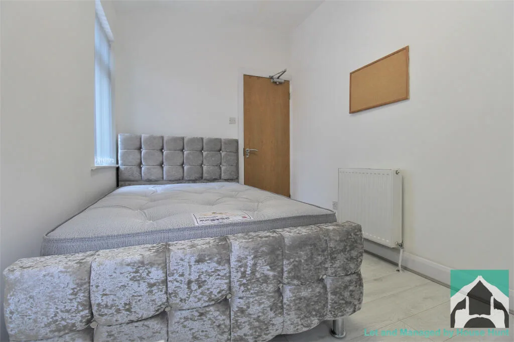 8 bedroom terraced house for rent
