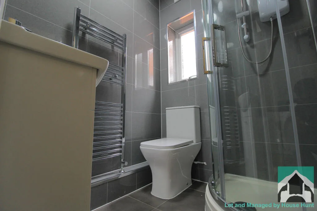 8 bedroom terraced house for rent