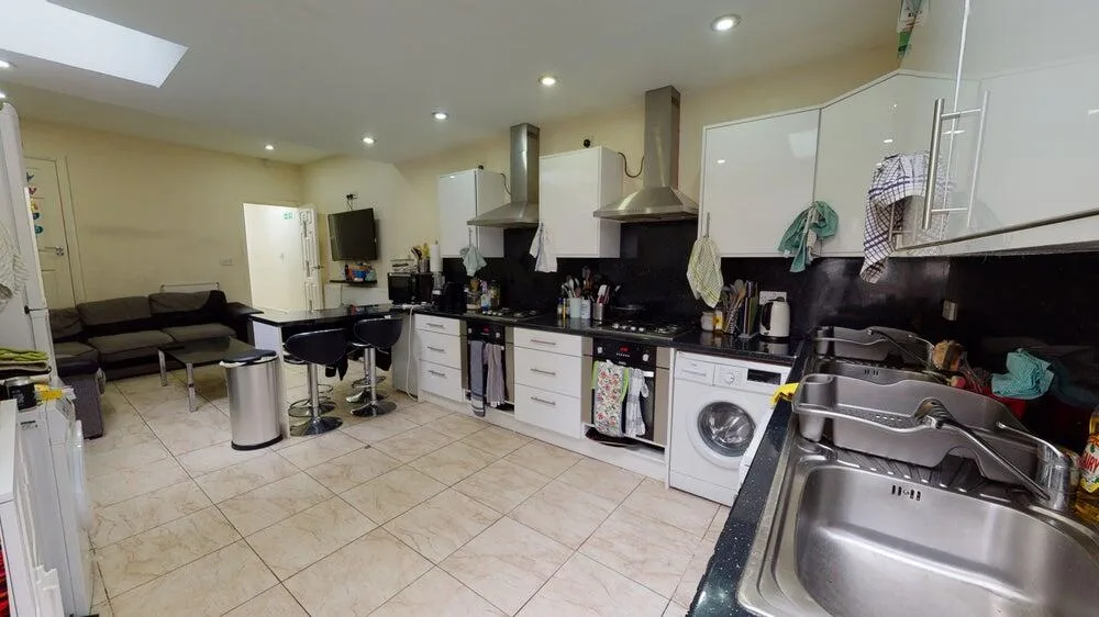 7 bedroom house for rent