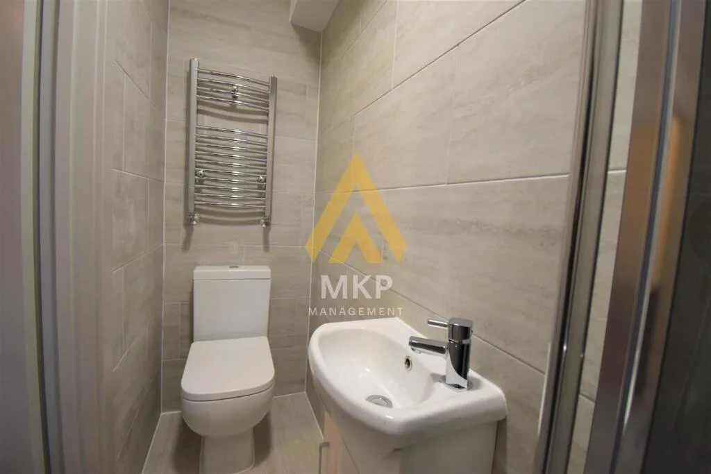 6 bedroom terraced house for rent