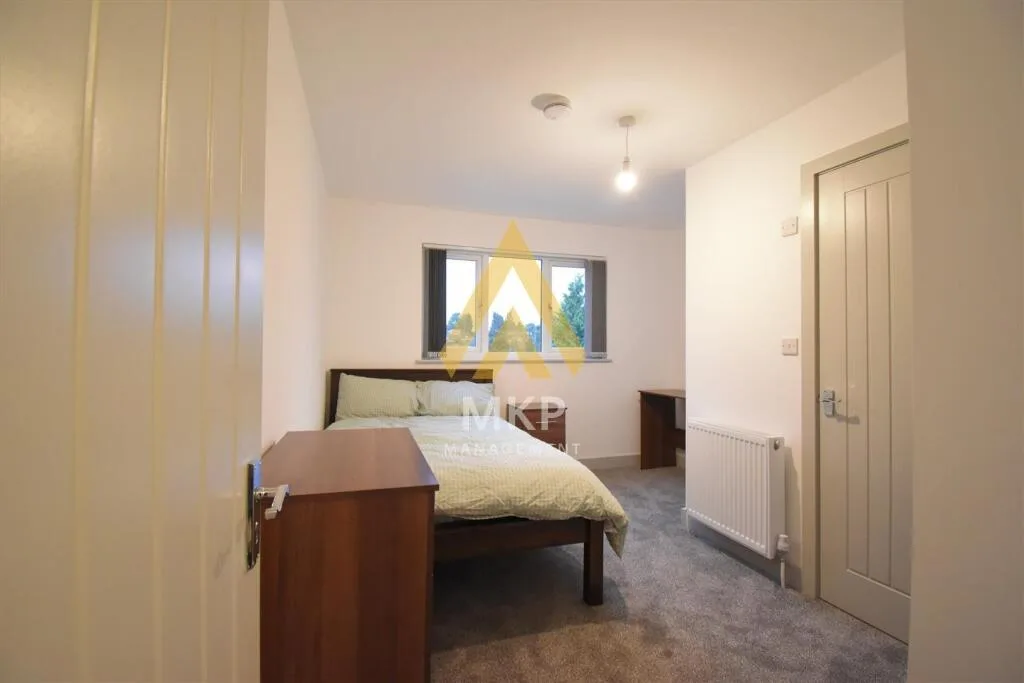 6 bedroom terraced house for rent