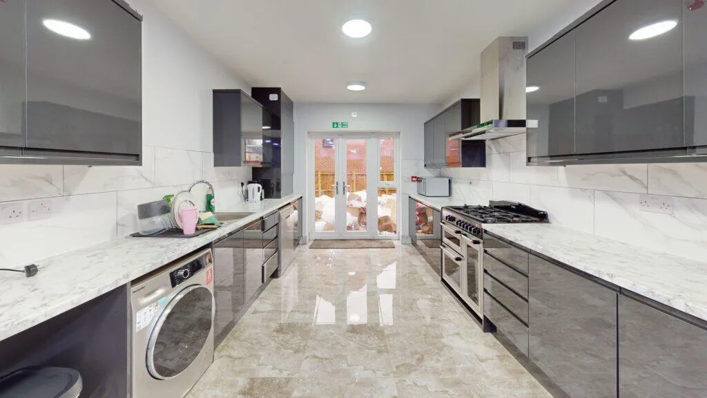 5 bedroom house for rent