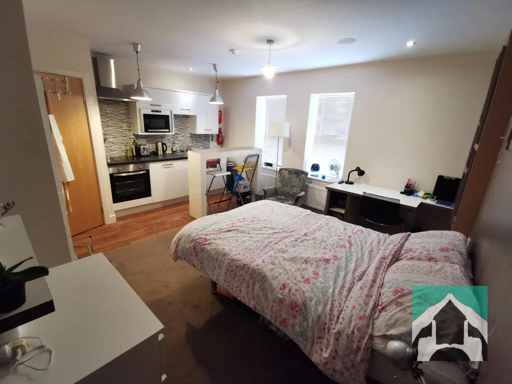 Studio flat for rent