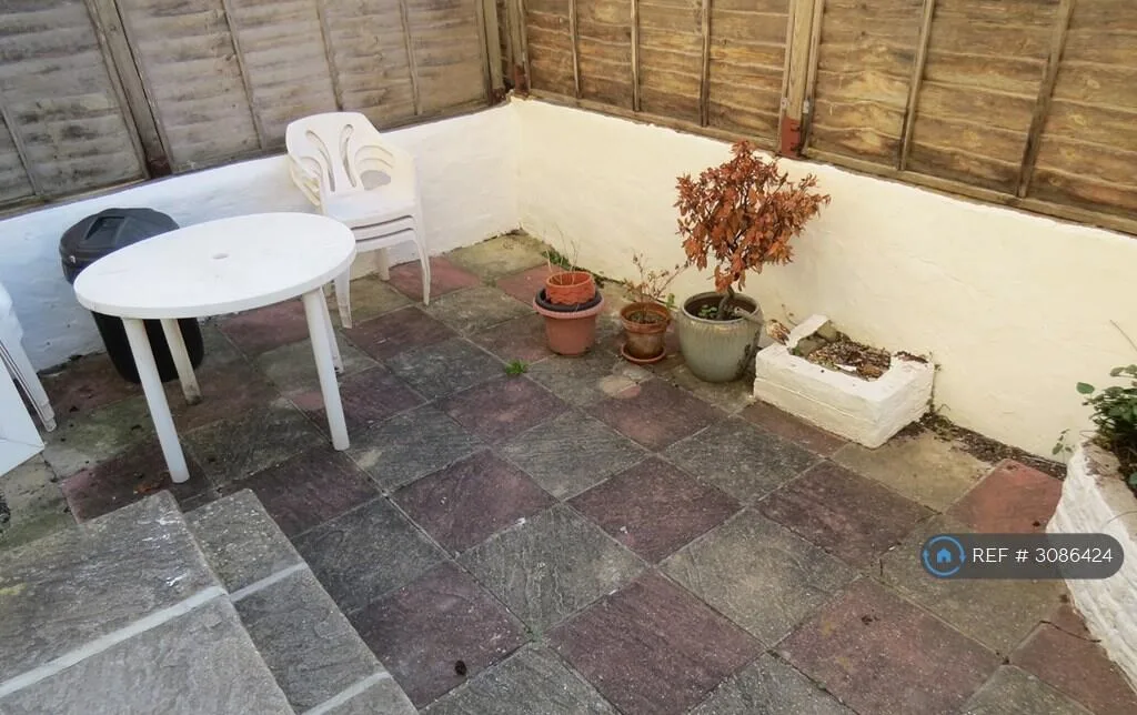 6 bedroom terraced house for rent