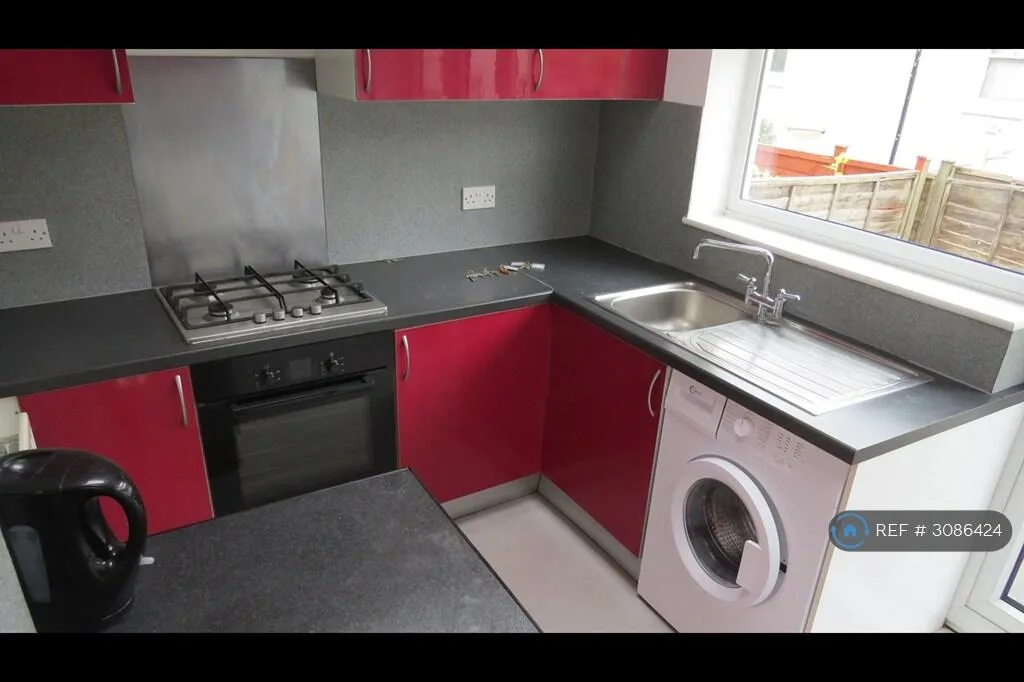 6 bedroom terraced house for rent