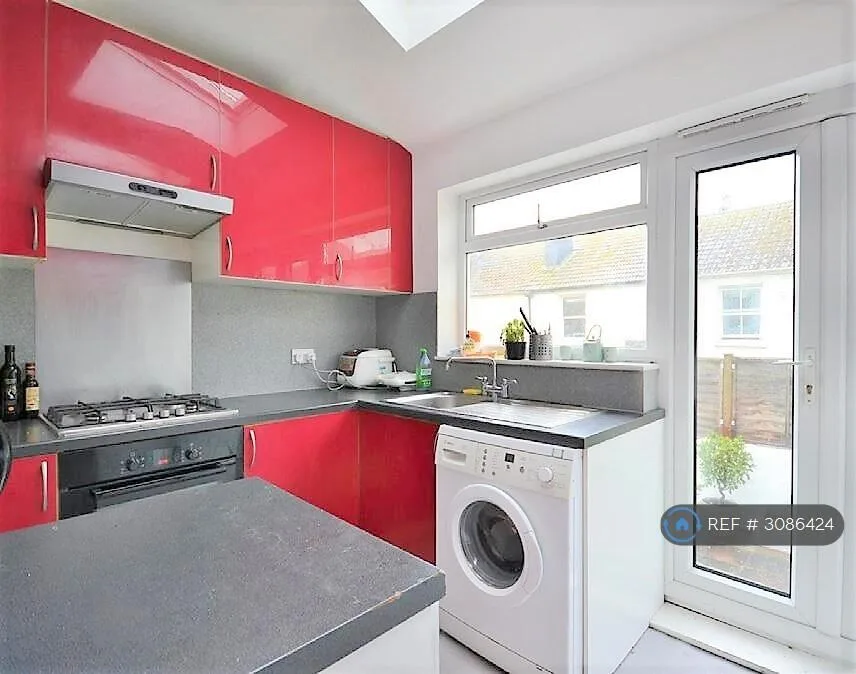 6 bedroom terraced house for rent