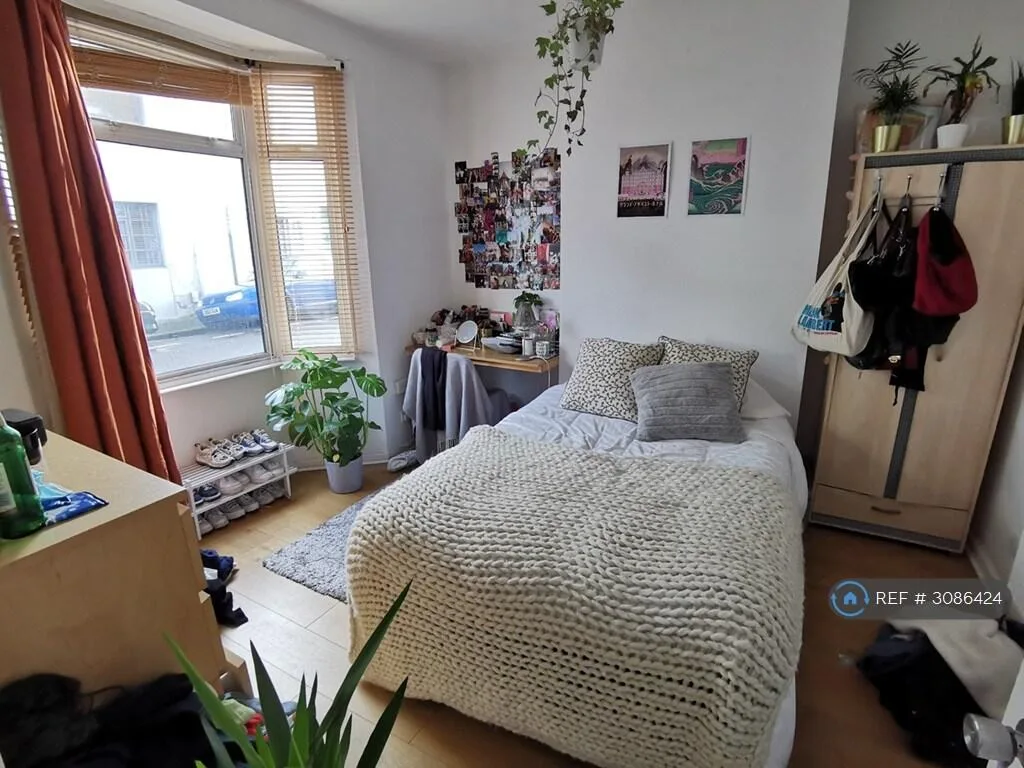 6 bedroom terraced house for rent