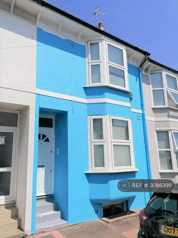 6 bedroom terraced house for rent