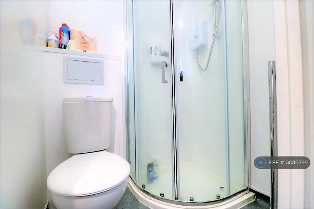 6 bedroom terraced house for rent