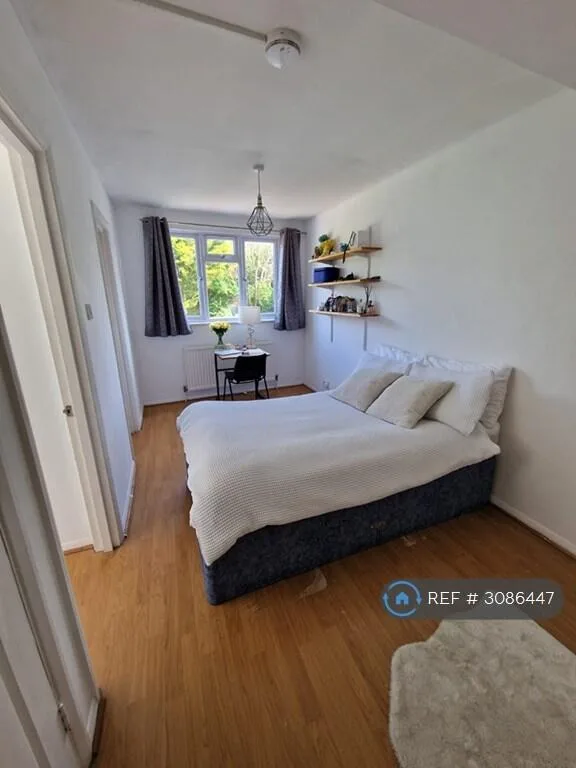 5 bedroom terraced house for rent