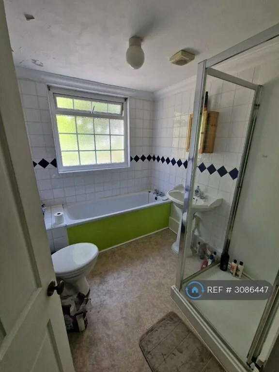 5 bedroom terraced house for rent
