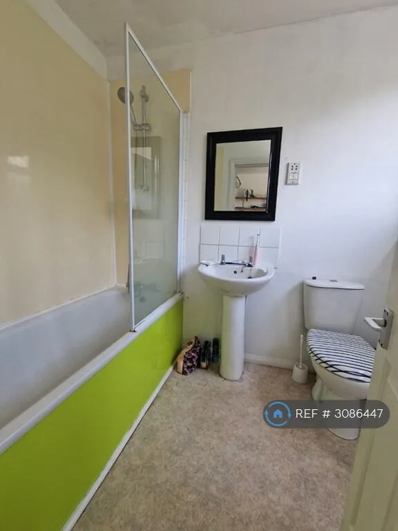5 bedroom terraced house for rent