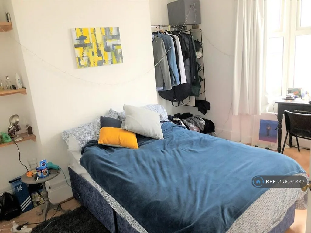 5 bedroom terraced house for rent