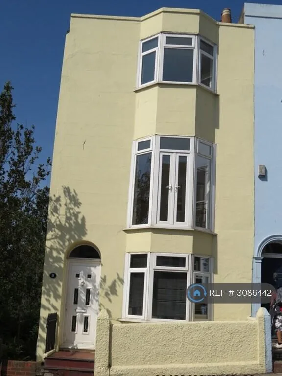 6 bedroom end of terrace house for rent