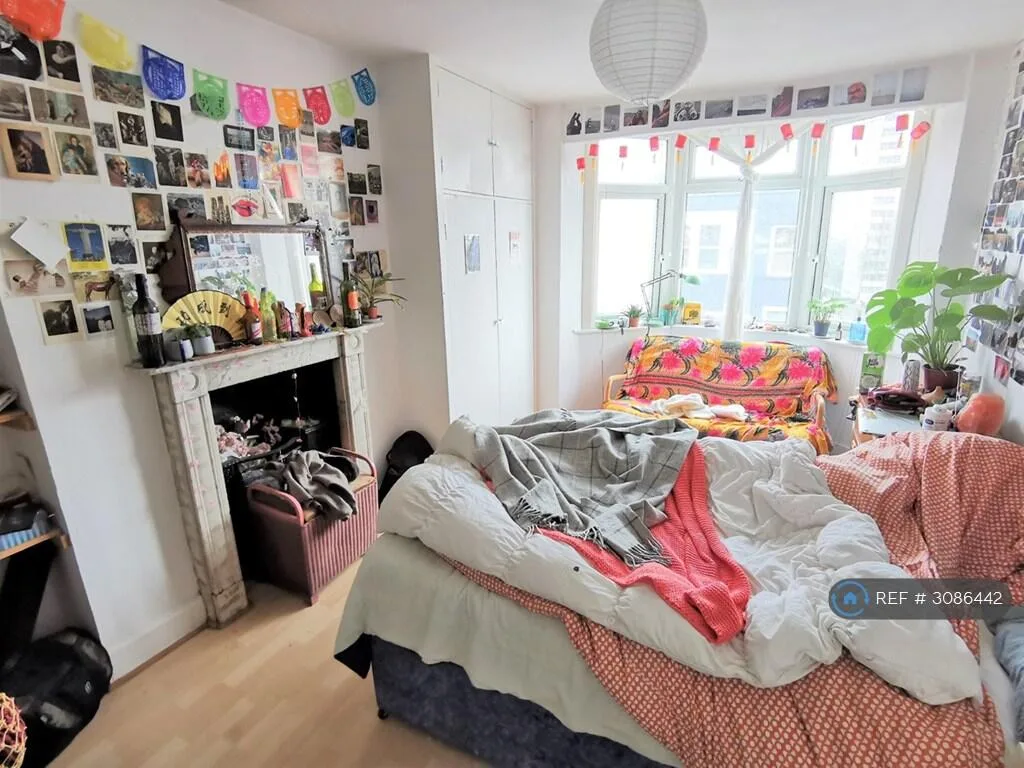 6 bedroom end of terrace house for rent