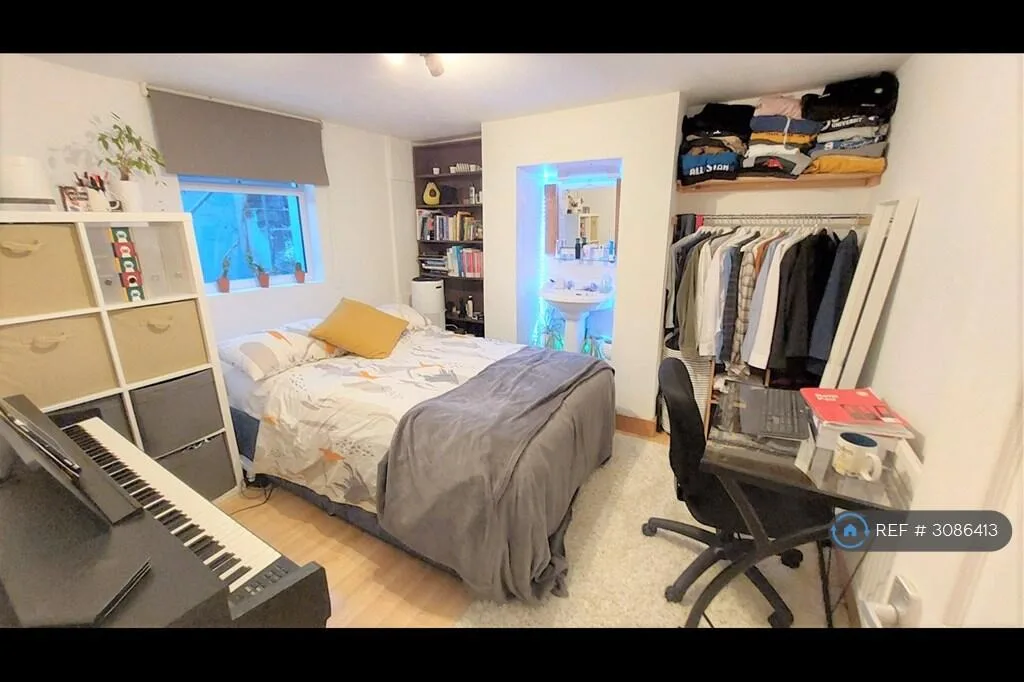 5 bedroom terraced house for rent