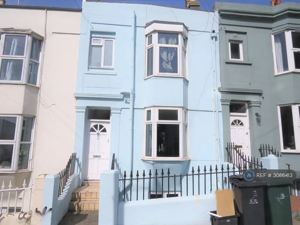 5 bedroom terraced house for rent