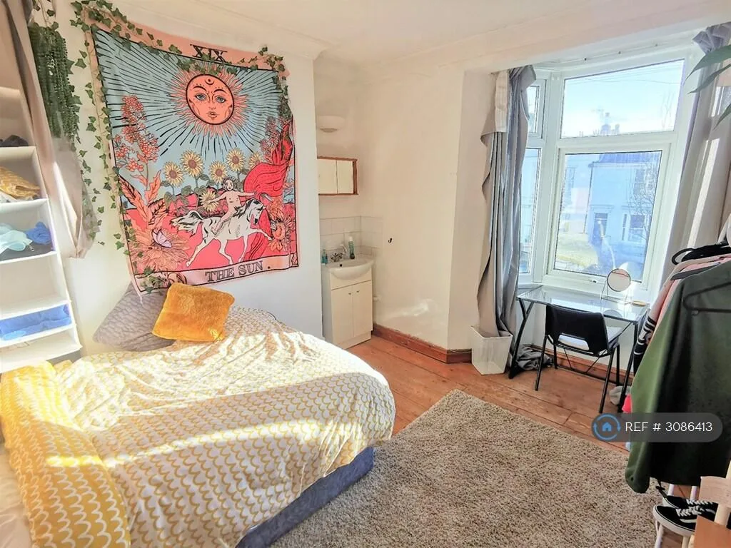 5 bedroom terraced house for rent