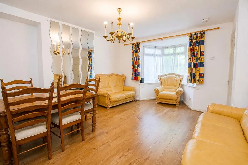 4 bedroom semi-detached house for rent