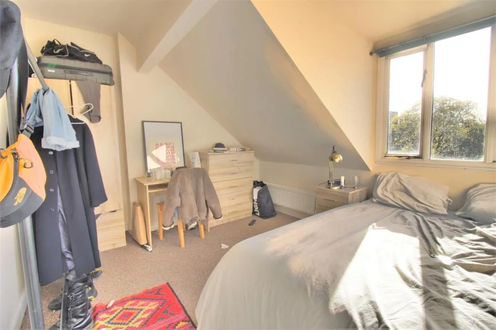 5 bedroom terraced house for rent