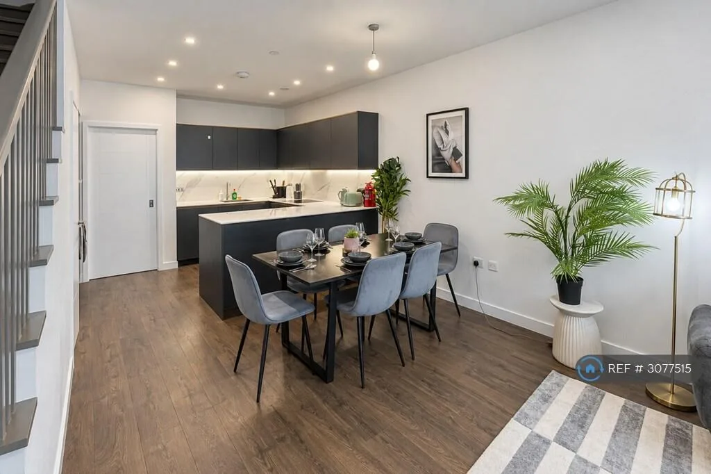4 bedroom terraced house for rent
