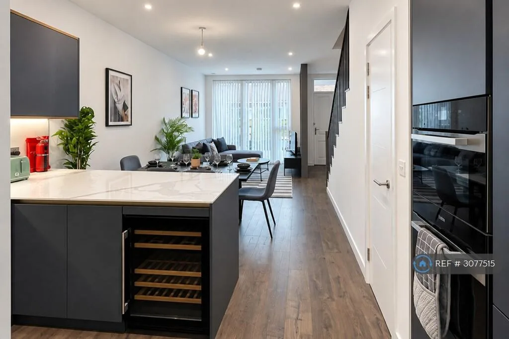 4 bedroom terraced house for rent