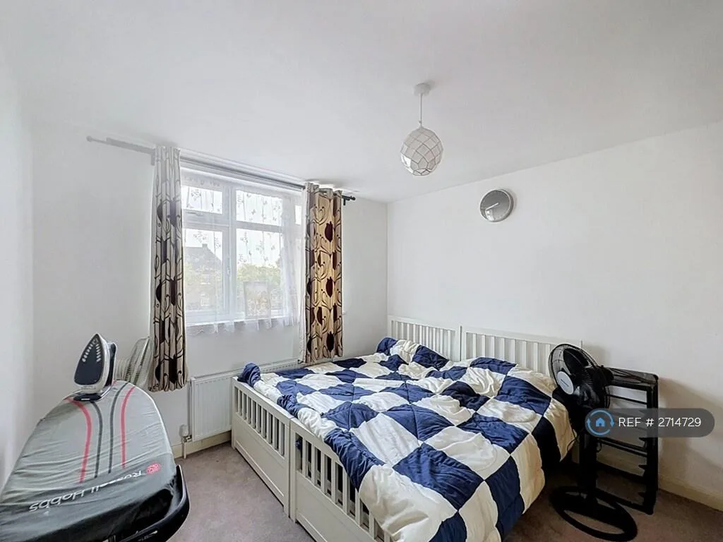 4 bedroom semi-detached house for rent