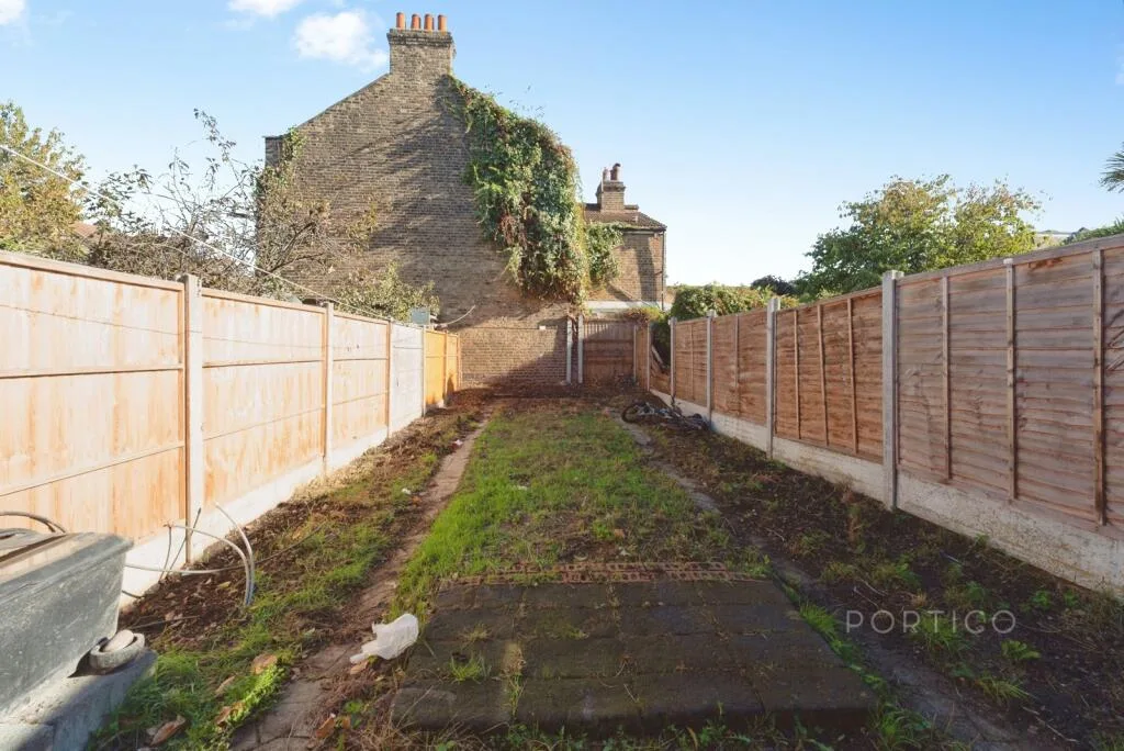 4 bedroom terraced house for rent