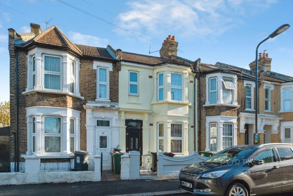 4 bedroom terraced house for rent