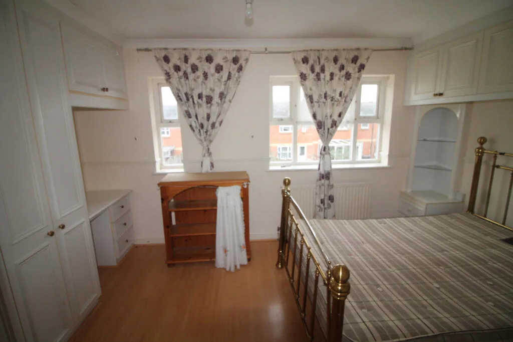 5 bedroom terraced house for rent