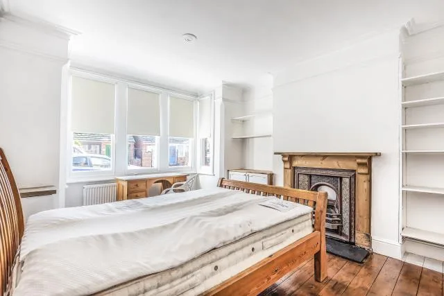 4 bedroom semi-detached house for rent