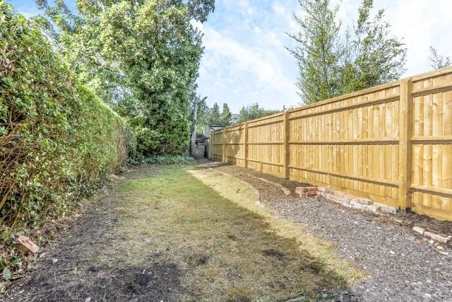 4 bedroom semi-detached house for rent
