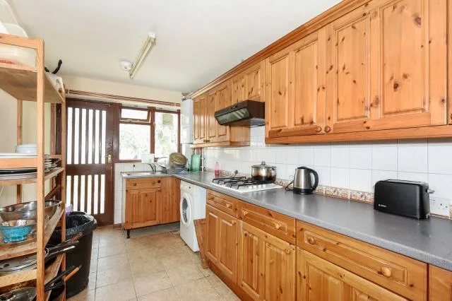 4 bedroom terraced house for rent