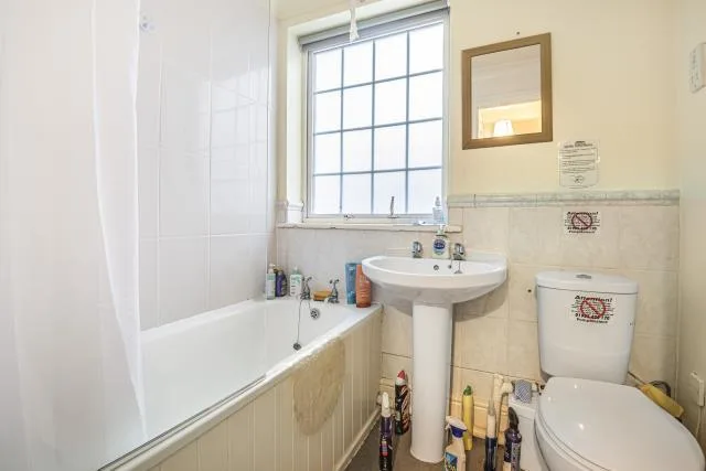 5 bedroom terraced house for rent