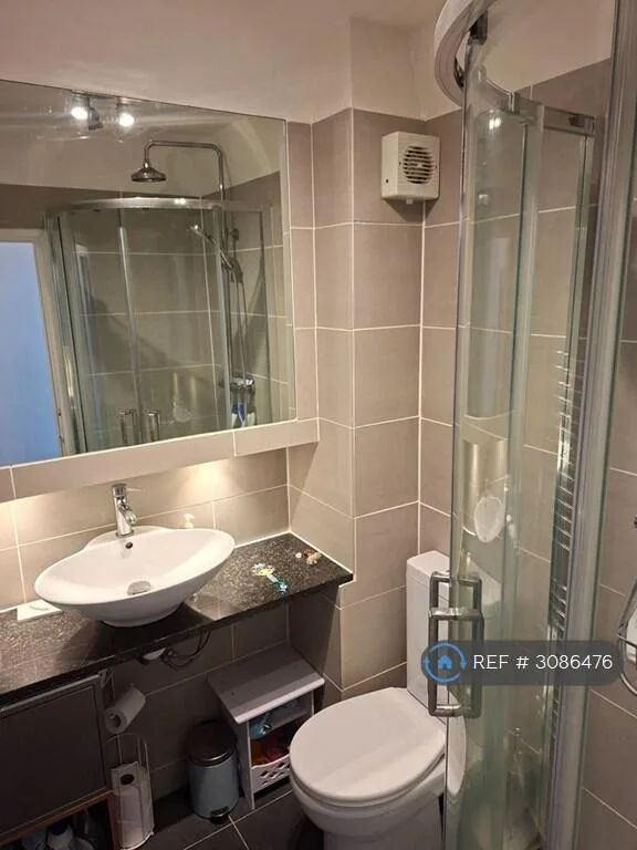 2 bedroom maisonette for rent