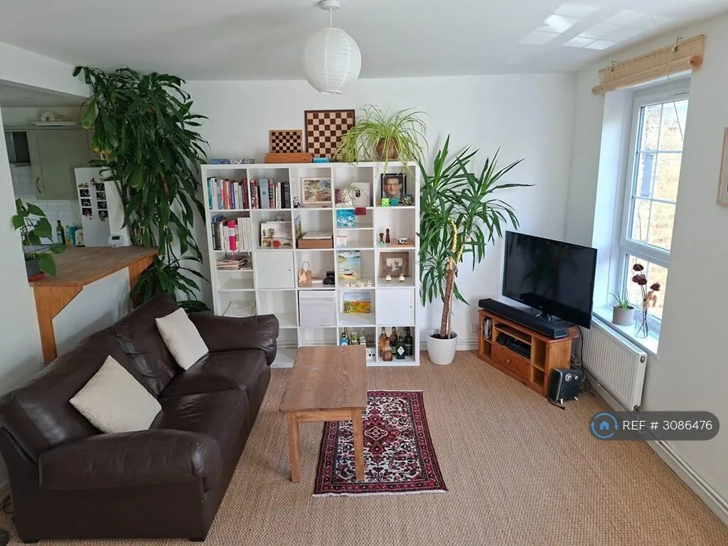 2 bedroom maisonette for rent