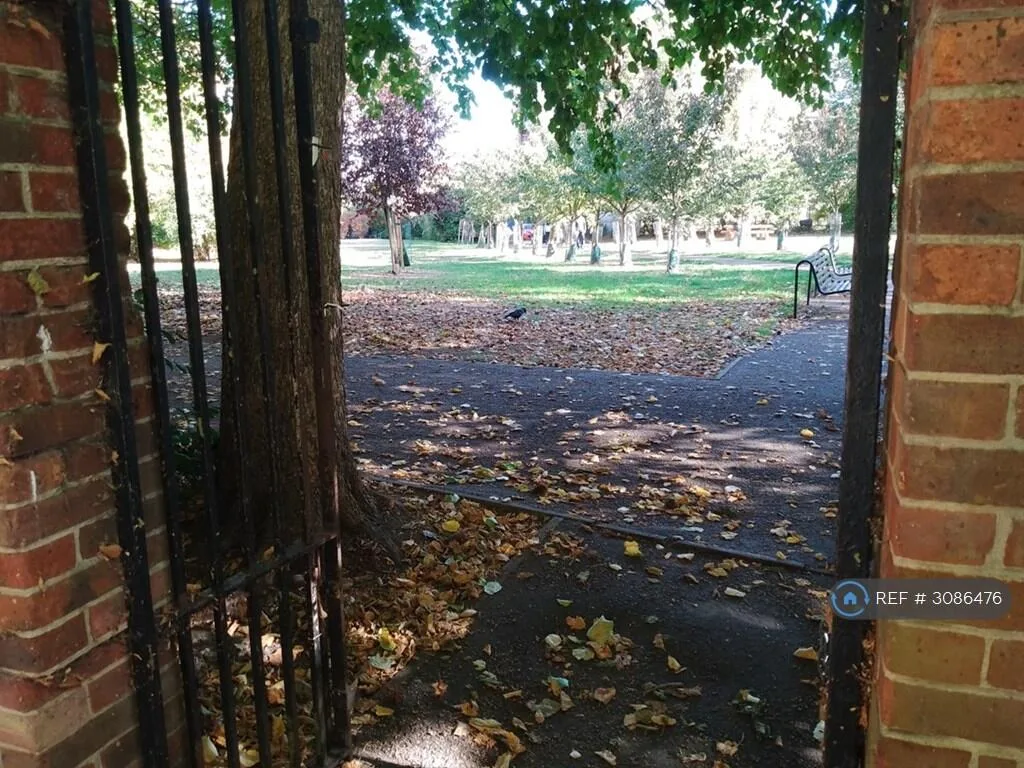 2 bedroom maisonette for rent