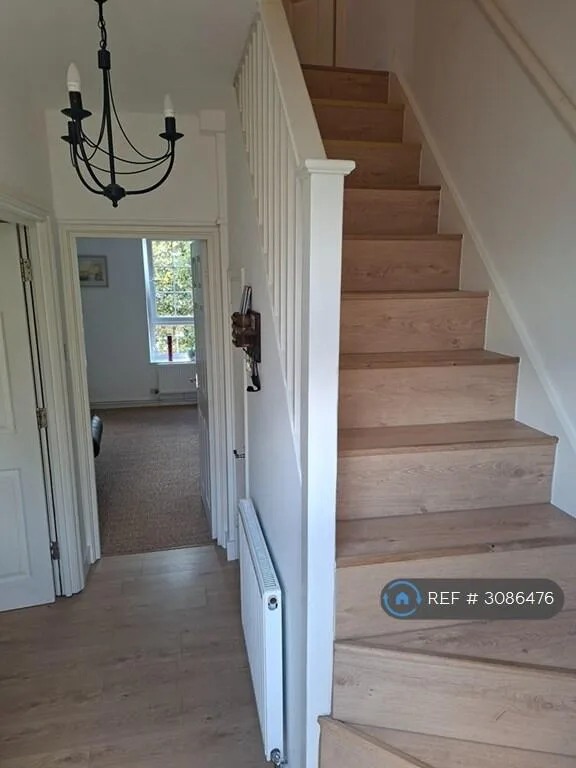 2 bedroom maisonette for rent