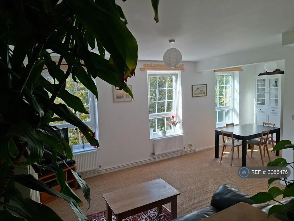 2 bedroom maisonette for rent
