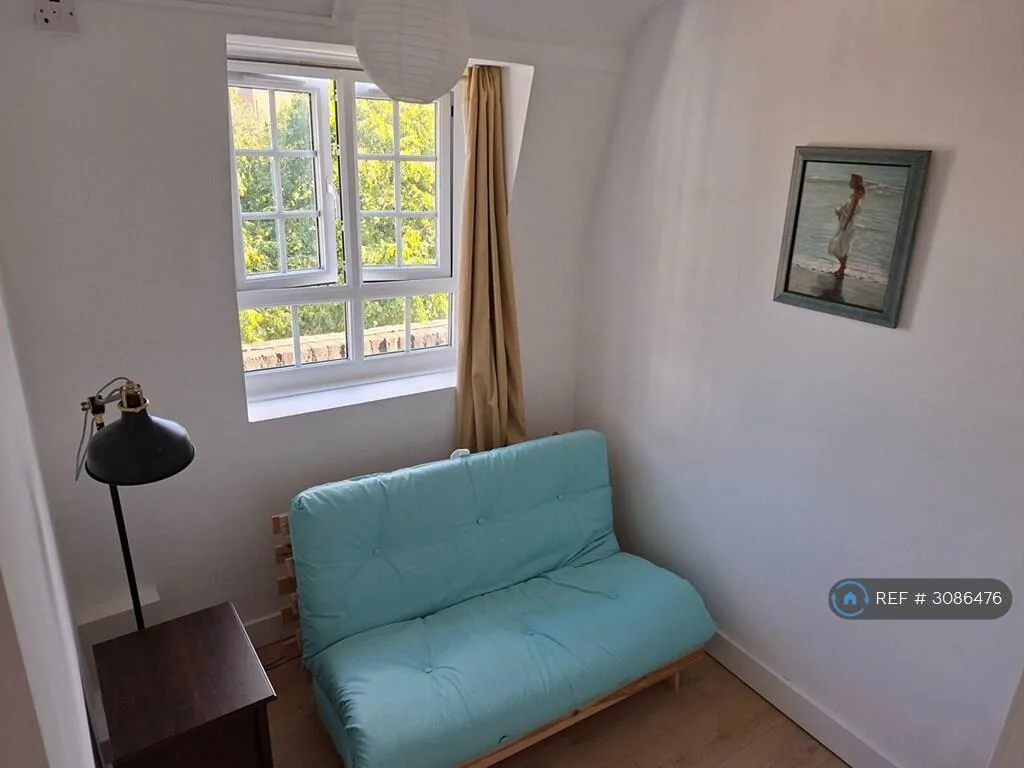 2 bedroom maisonette for rent