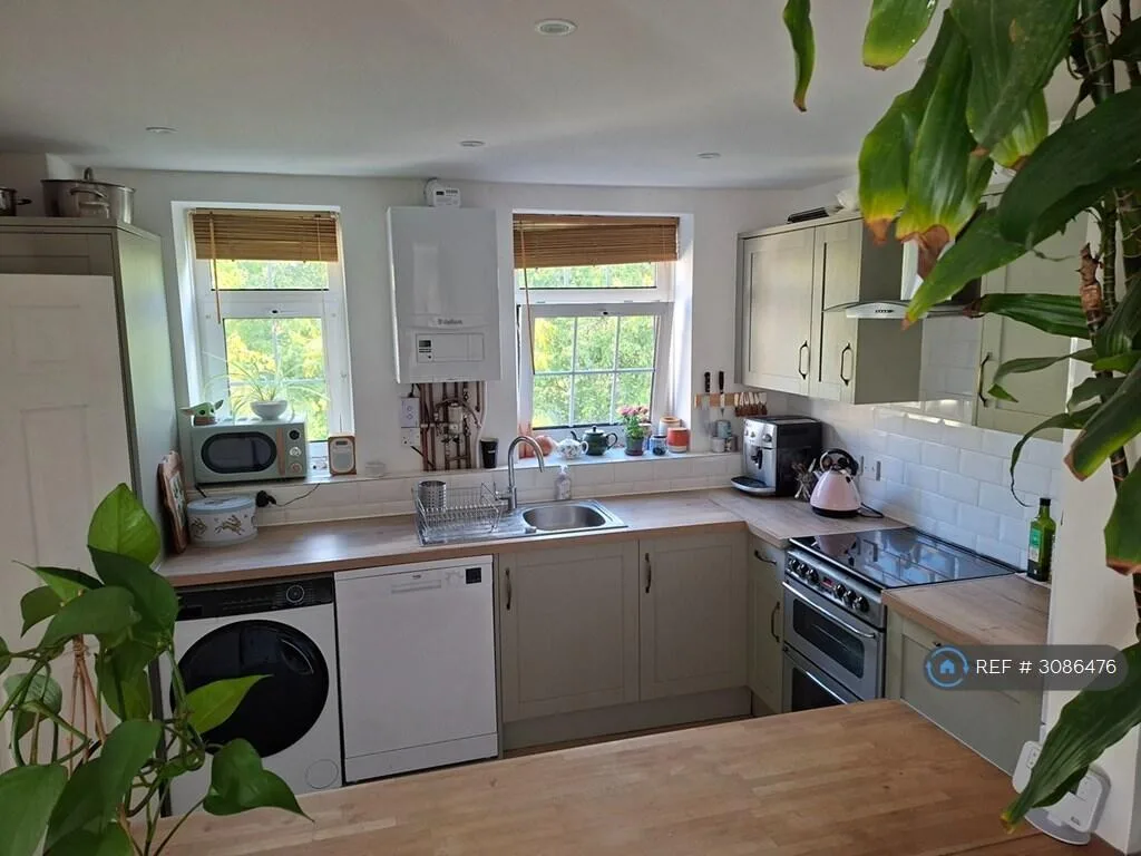2 bedroom maisonette for rent