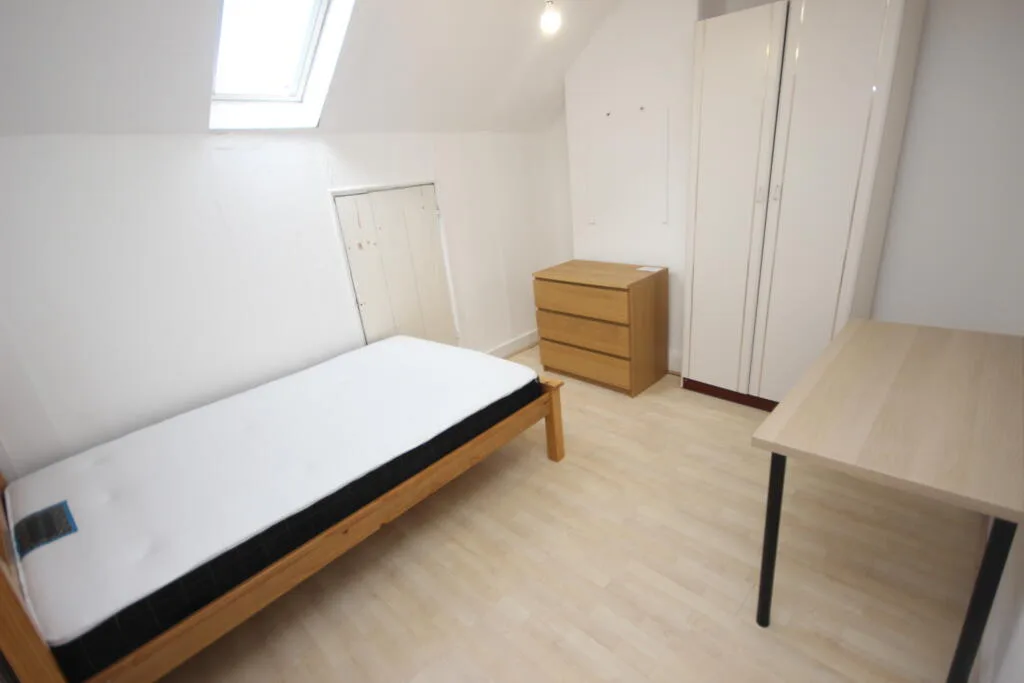 7 bedroom terraced house for rent