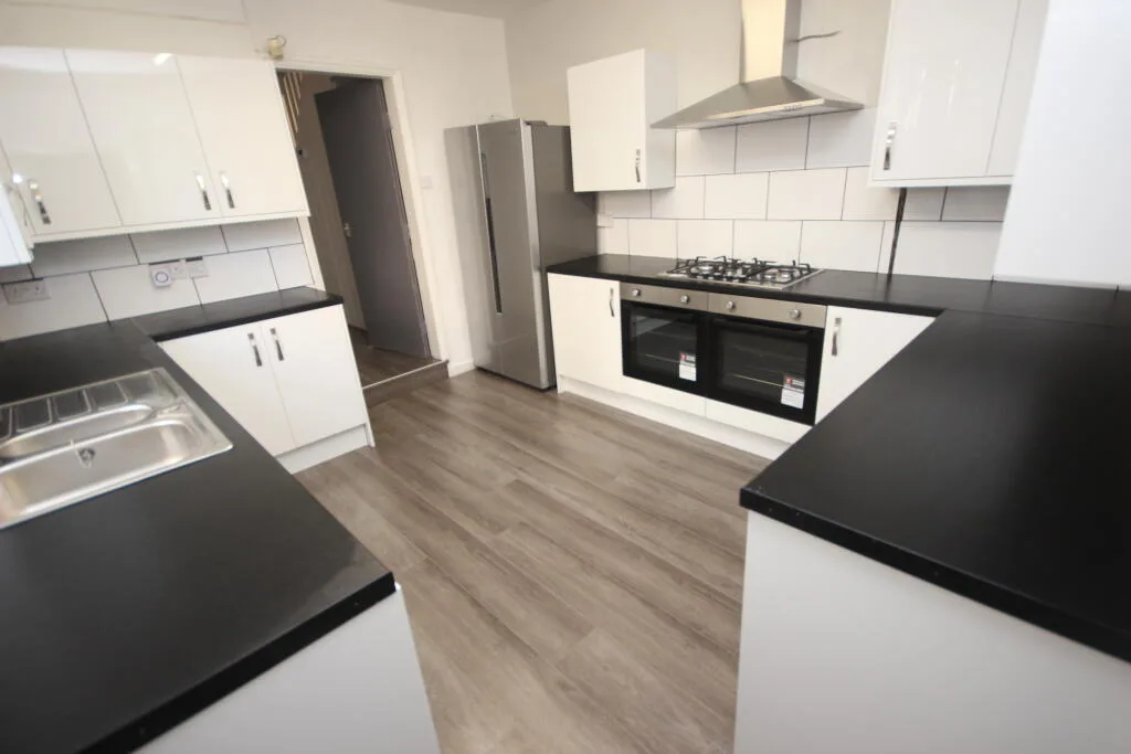 7 bedroom terraced house for rent