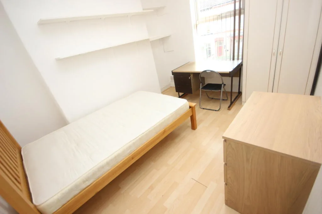 7 bedroom terraced house for rent