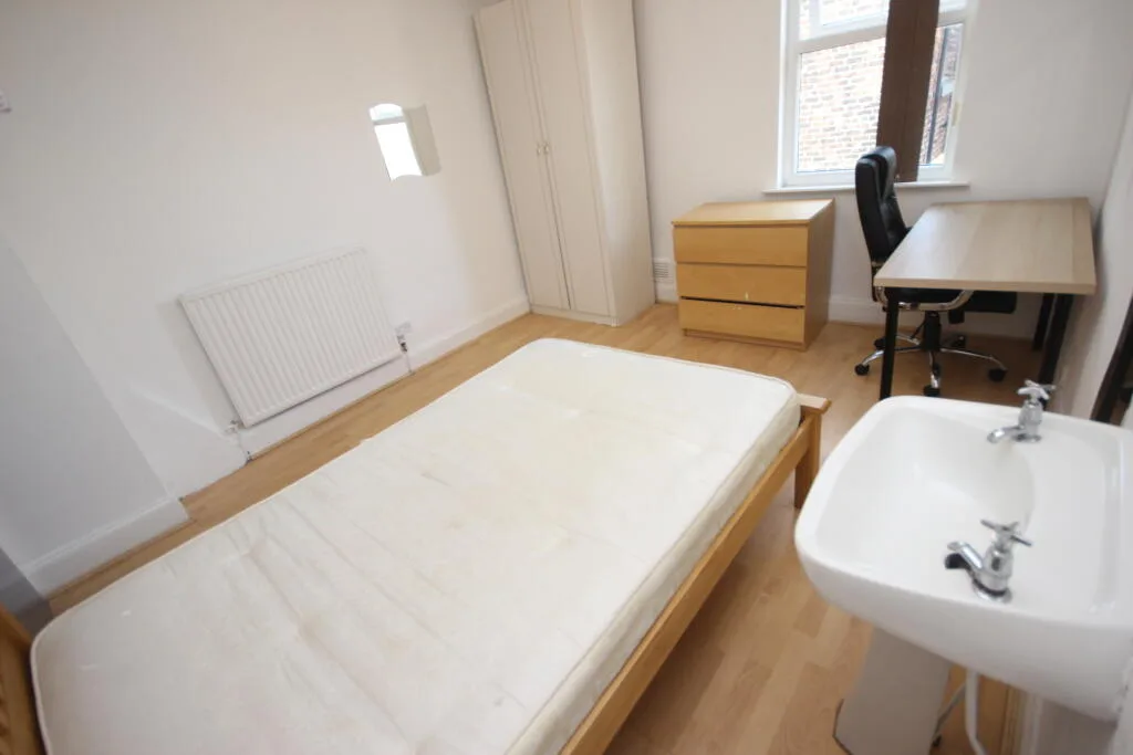 7 bedroom terraced house for rent
