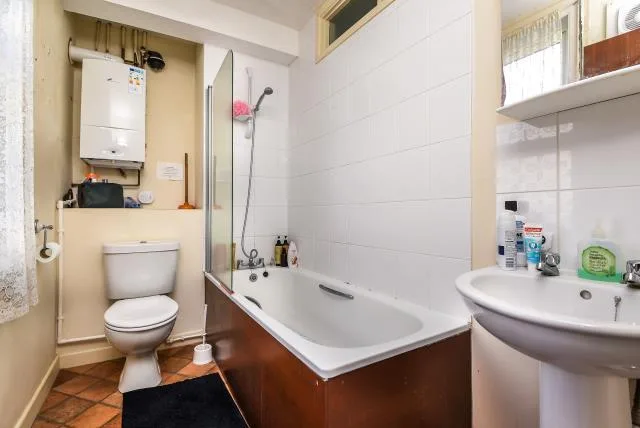 5 bedroom terraced house for rent