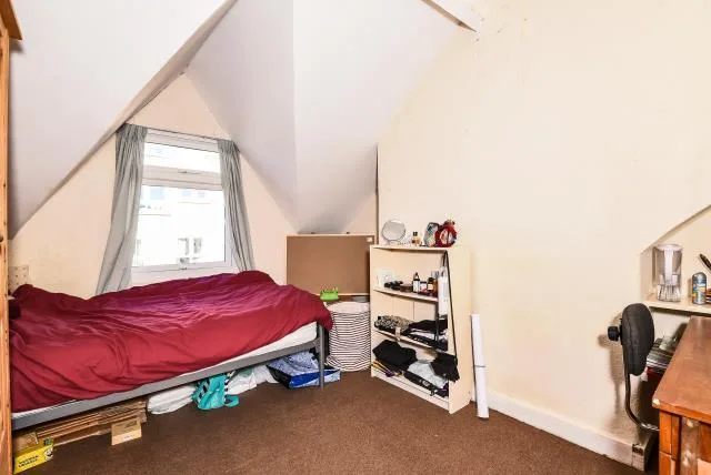 5 bedroom terraced house for rent