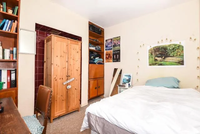 5 bedroom terraced house for rent