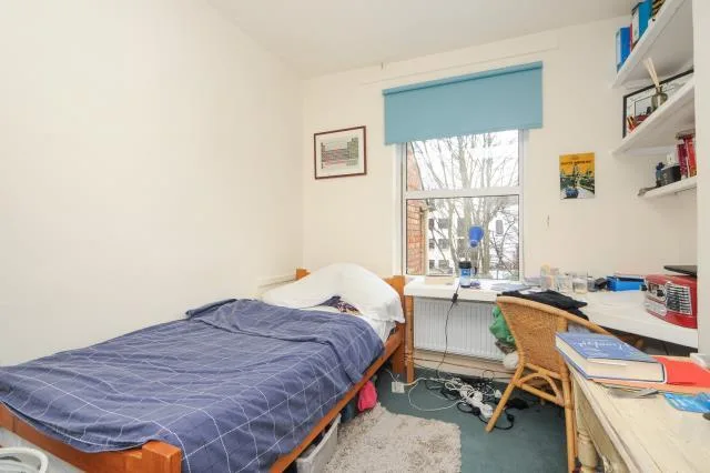 5 bedroom terraced house for rent