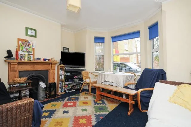 5 bedroom terraced house for rent